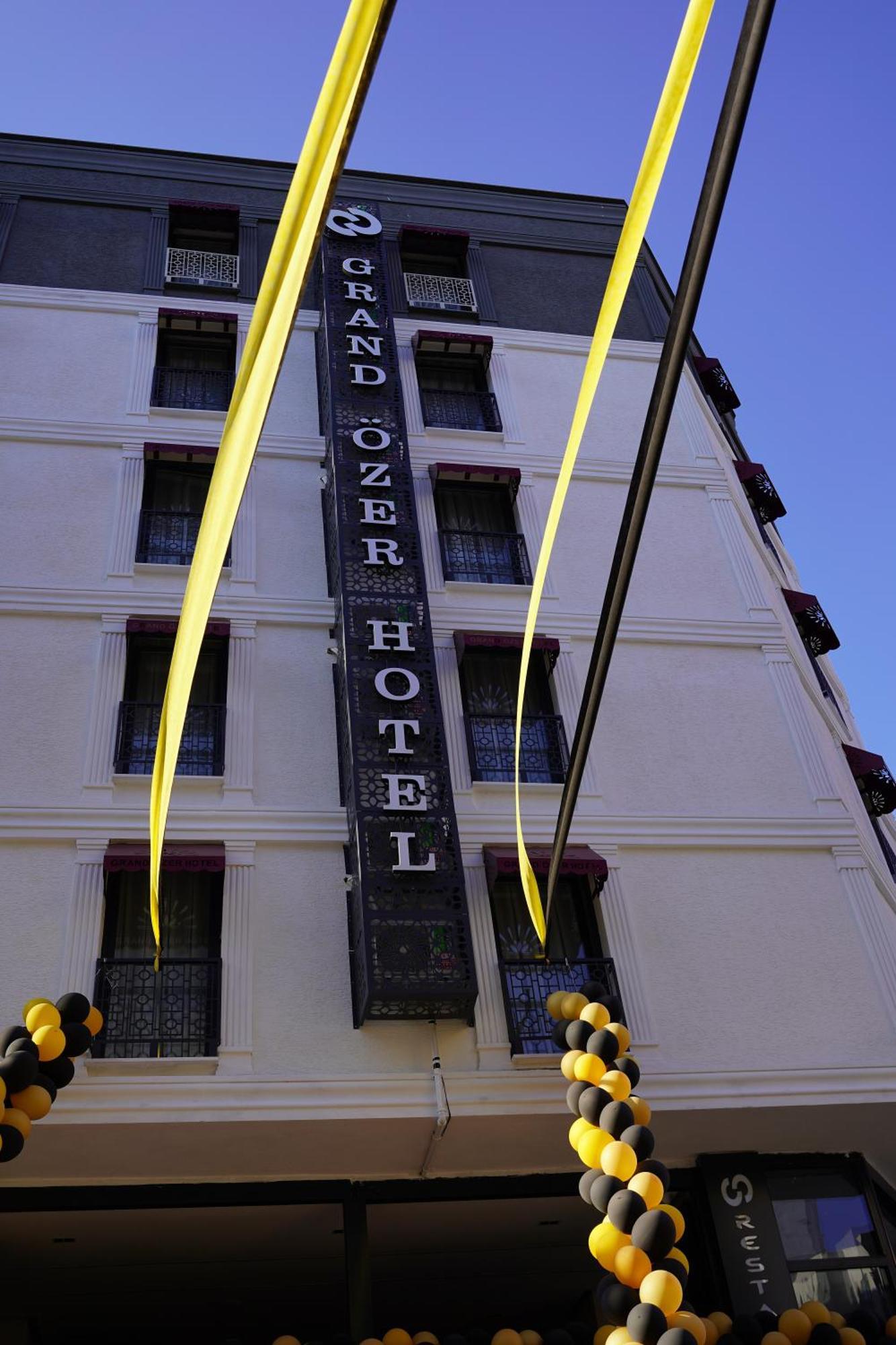 Grand Oezer Hotel Istanbul Exterior foto
